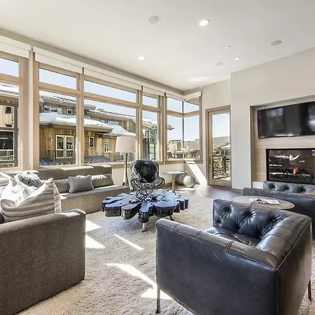 Platinum Four Bedroom Suite Apartment Hotel